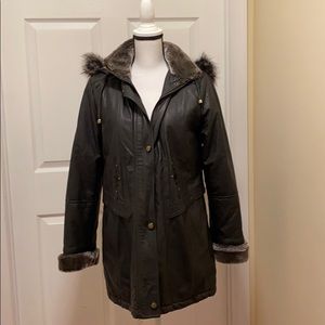 ❤️❤️Monroe & Main faux leather and fur coat - Sz M
